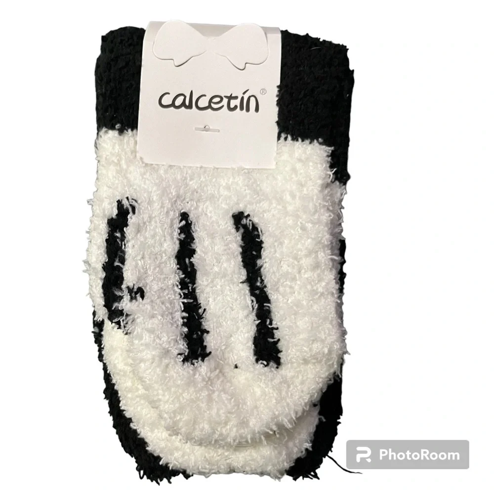 NEW IN PACKAGING Fluffy Adult Socks - Set of 4